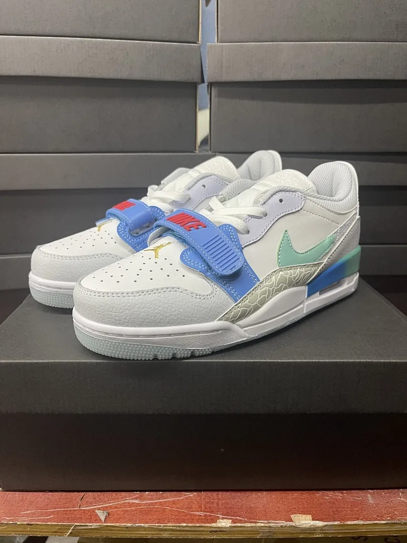 Air Jordan Legacy 312 'Grisazul'