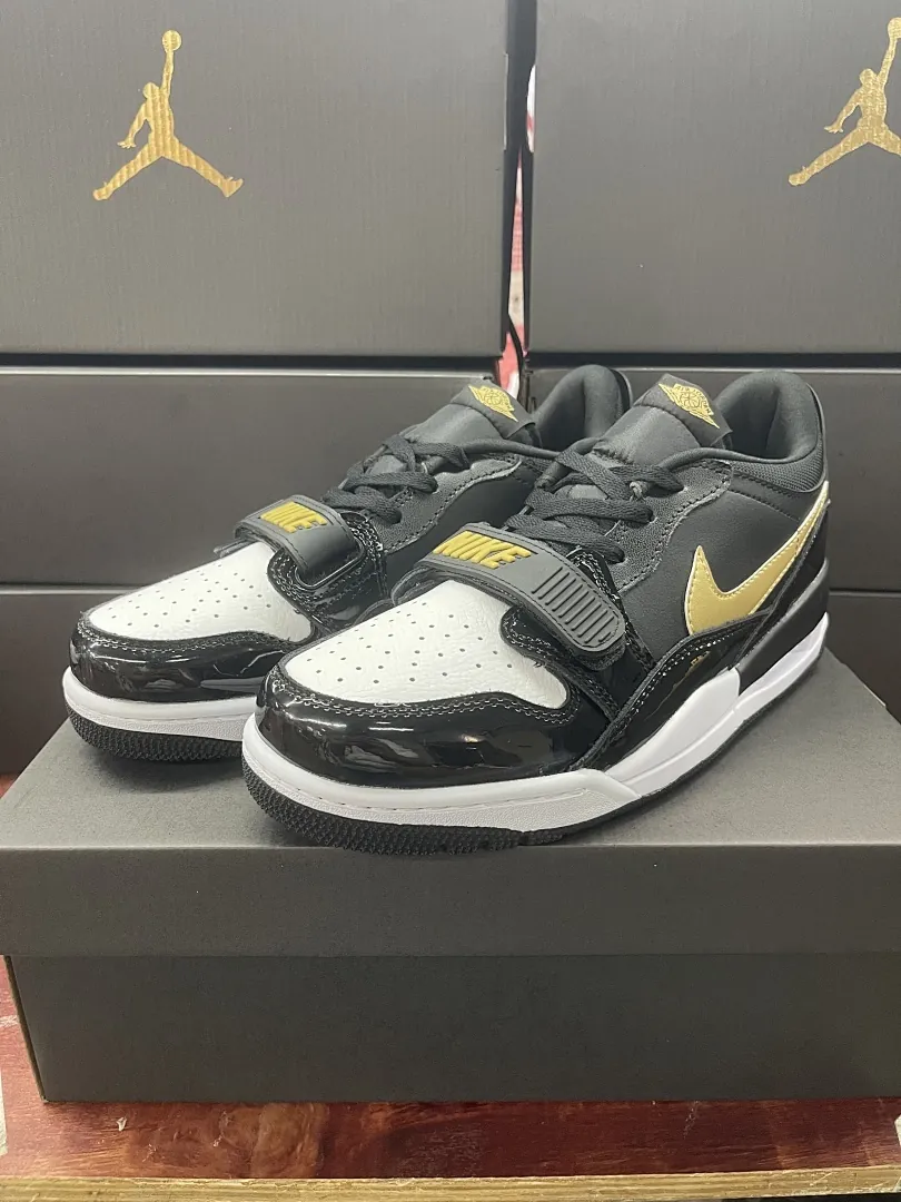 Air Jordan Legacy 312 'Negro Dorado'