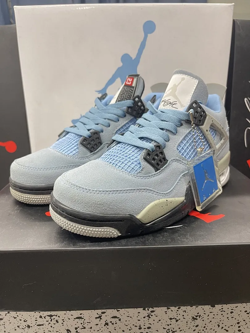Air Jordan 4 'Universityazul'