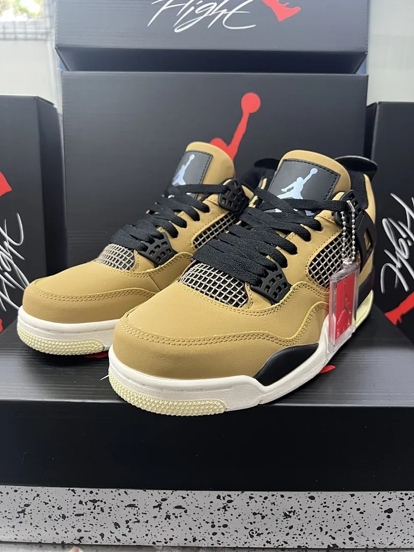 Air Jordan 4 'Milk Tea'