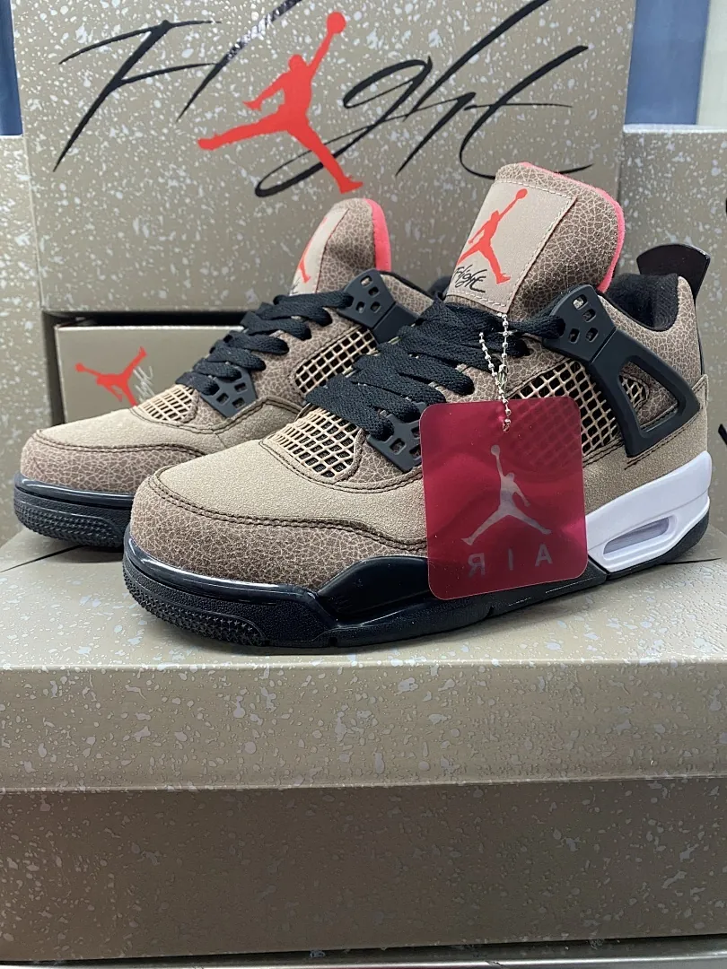 Air Jordan 4 'Mocha'