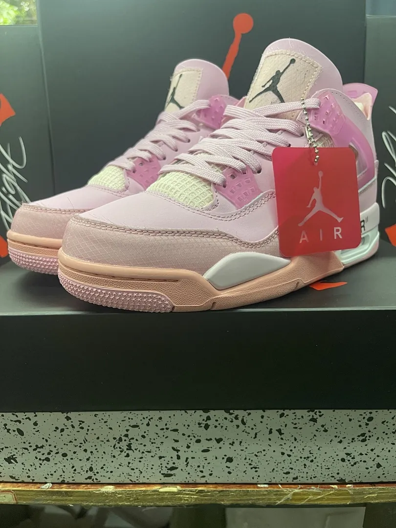 Air Jordan 4 'Rosa'