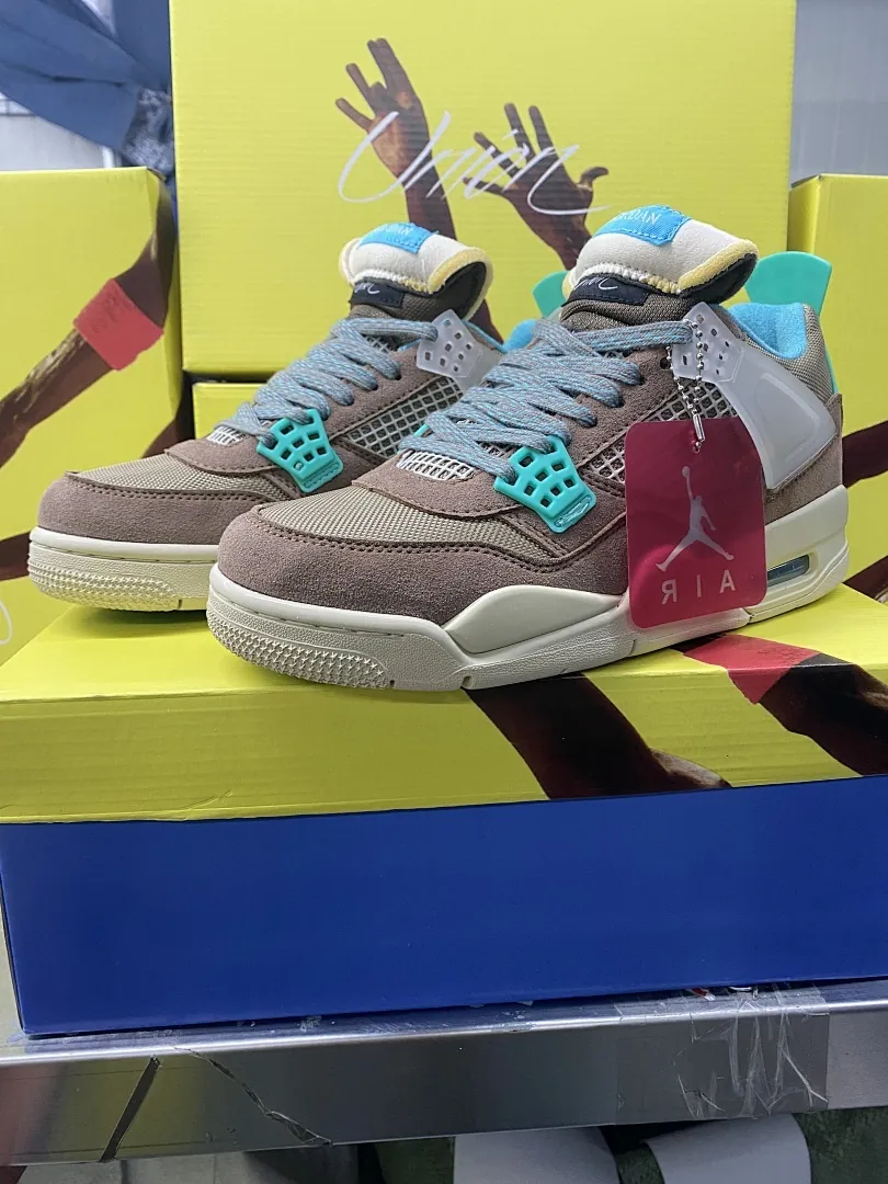 Air Jordan 4 'Desert Moss'