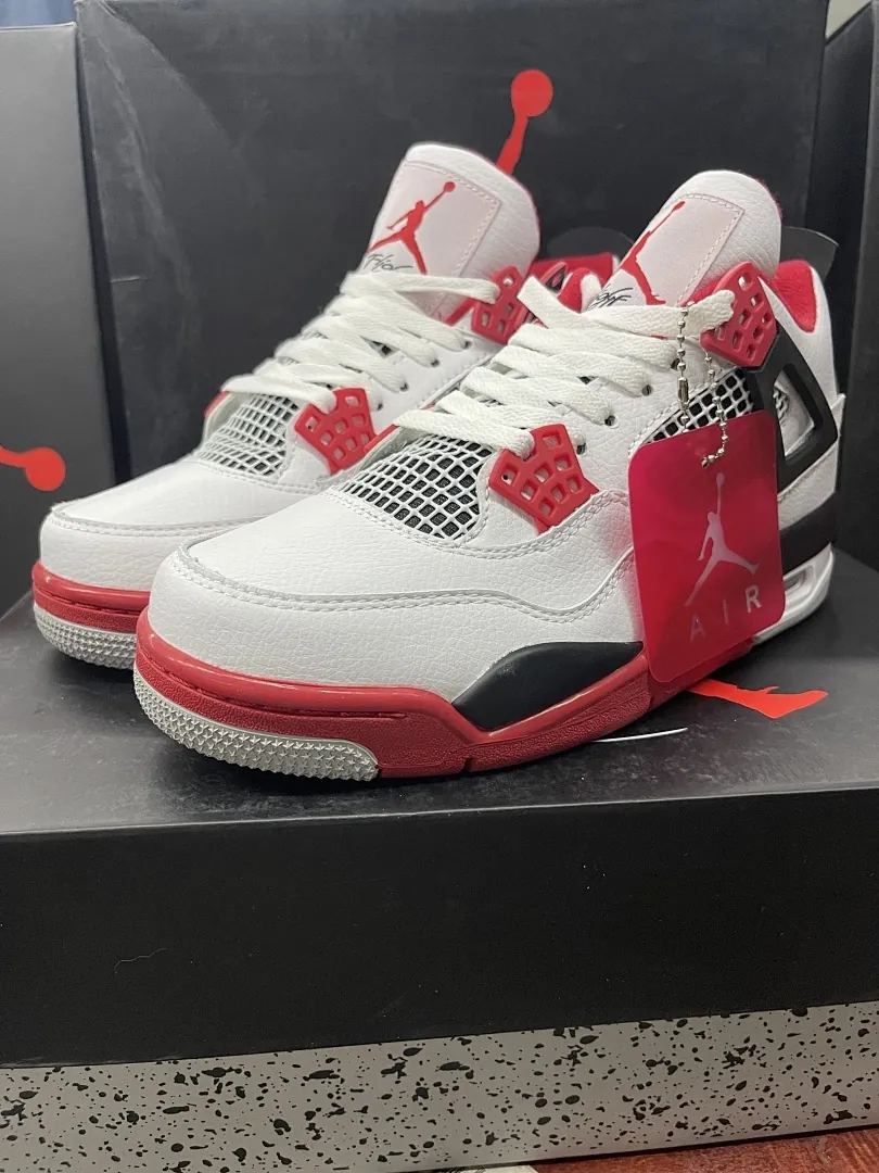 Air Jordan 4 'Fuegorojo'