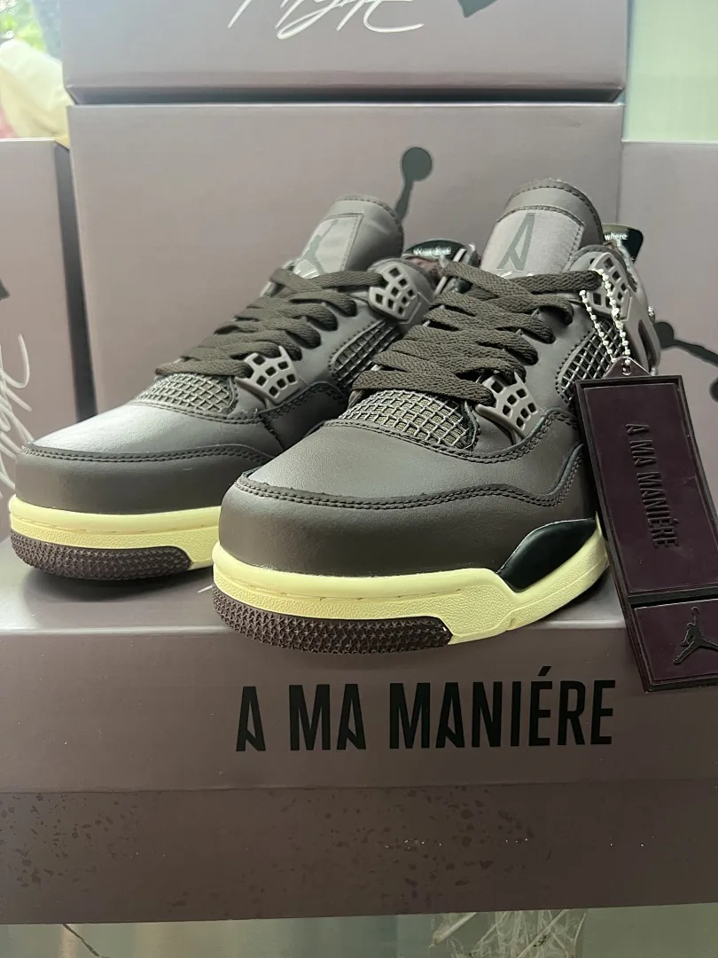 Air Jordan 4 'Borgoña'