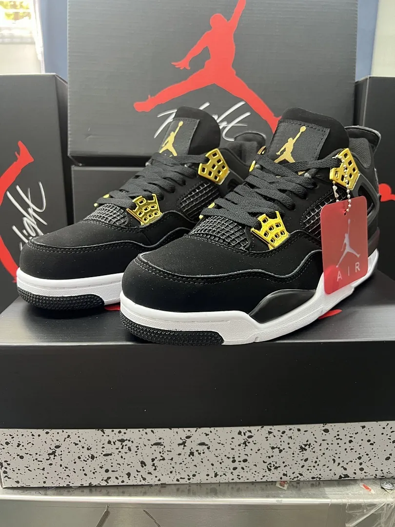 Air Jordan 4 'Negro Dorado'